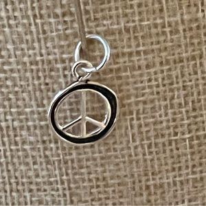 Peace sign silver INITIAL OUTFITTERS Charm